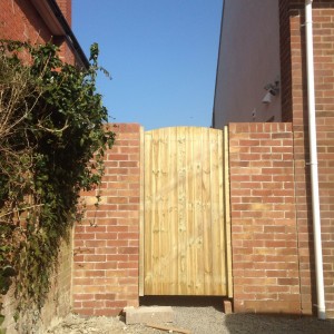 Gate